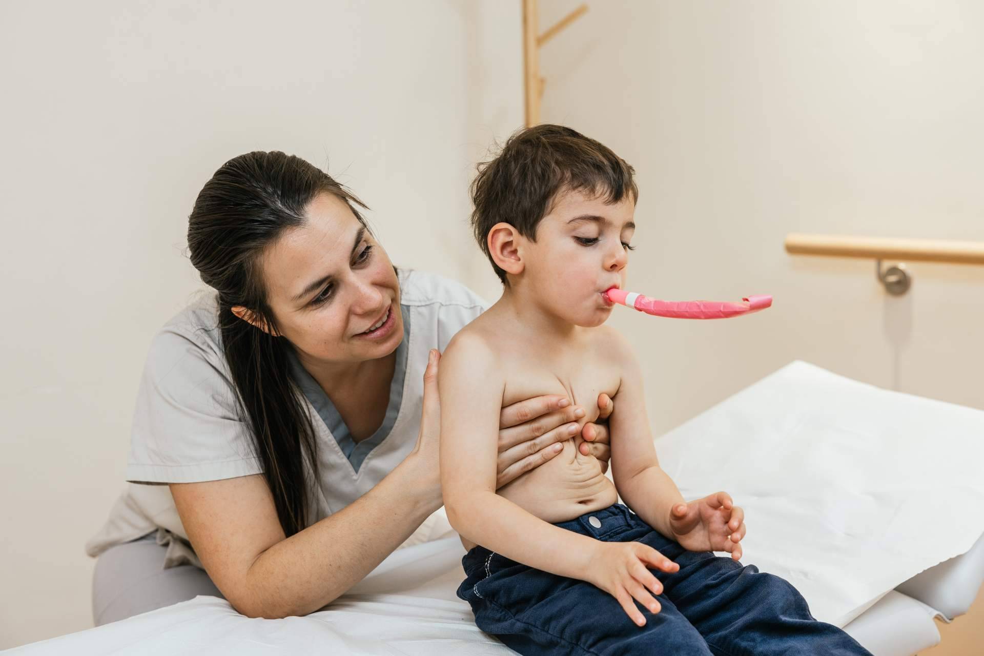 Cómo contribuye la fisioterapia a la recuperación de pacientes con infecciones respiratorias