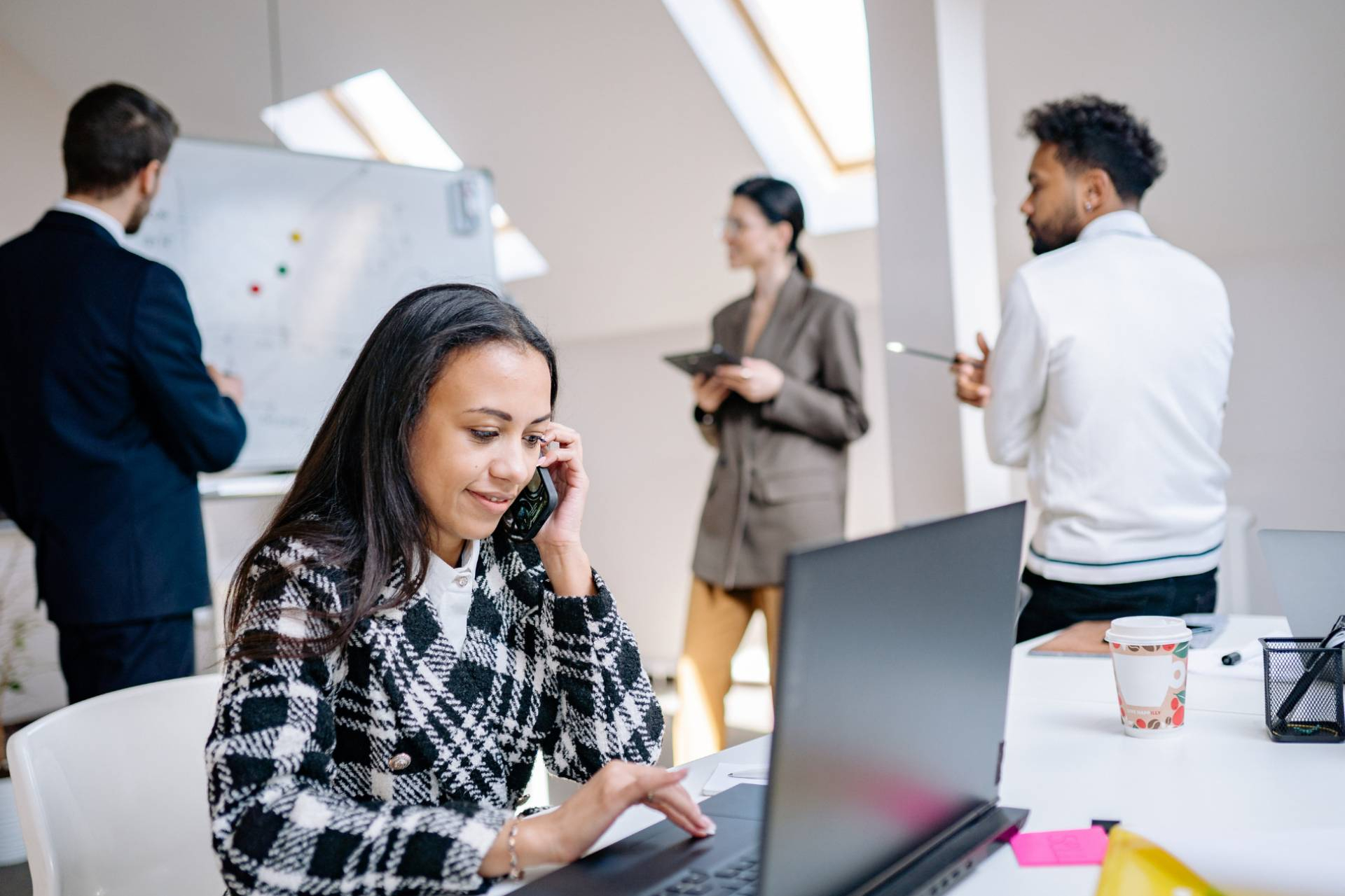 Empresas ante un reto crítico, comunicar un aviso importante y que todos los empleados lo reciban