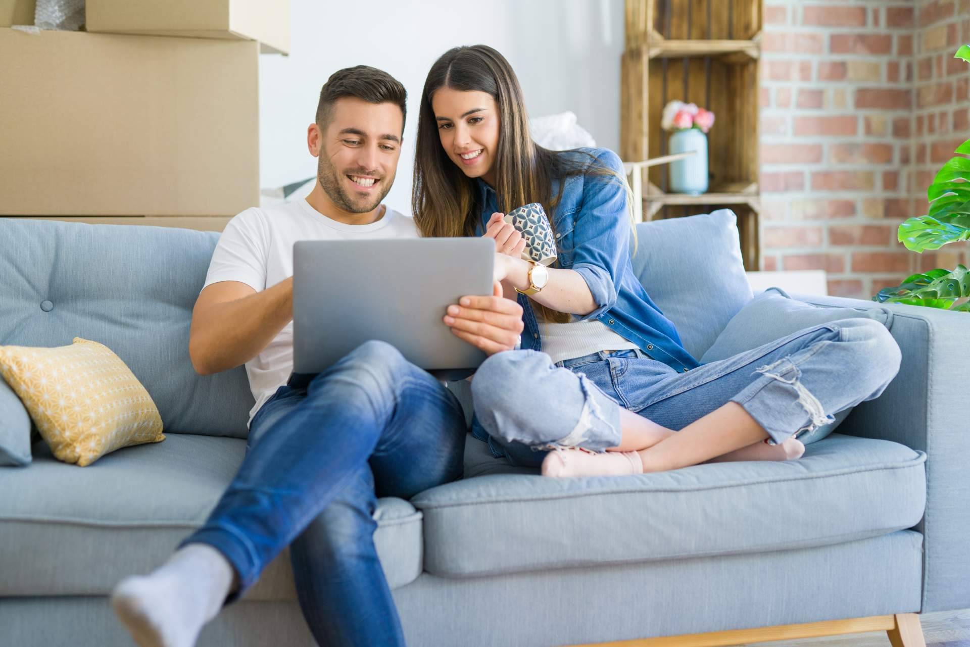 La Tienda HOME orienta a los consumidores sobre cómo elegir sofás para mejorar la comodidad del hogar