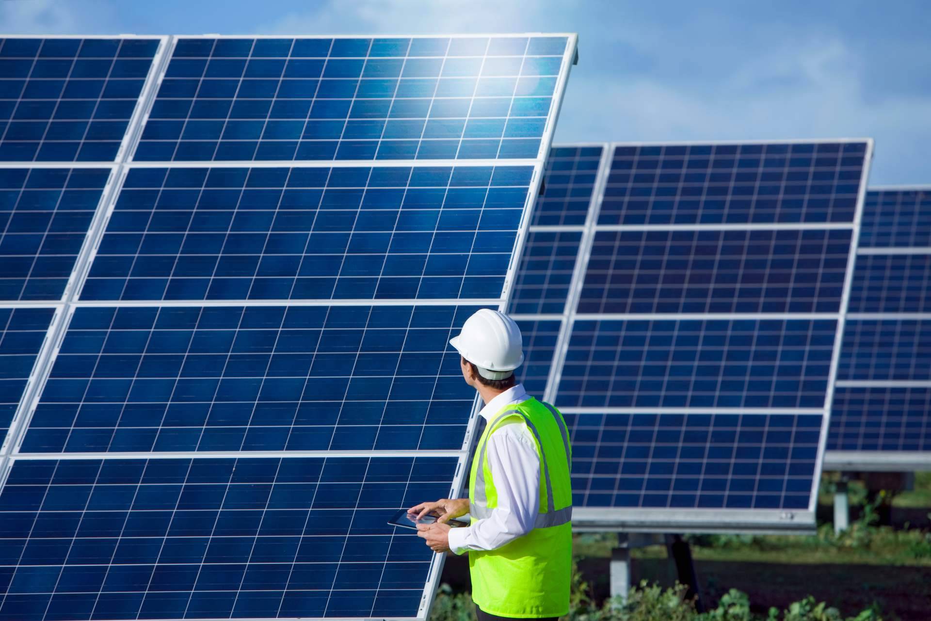 Empresa de placas solares en Sevilla; Geesol apuesta por instalaciones llave en mano