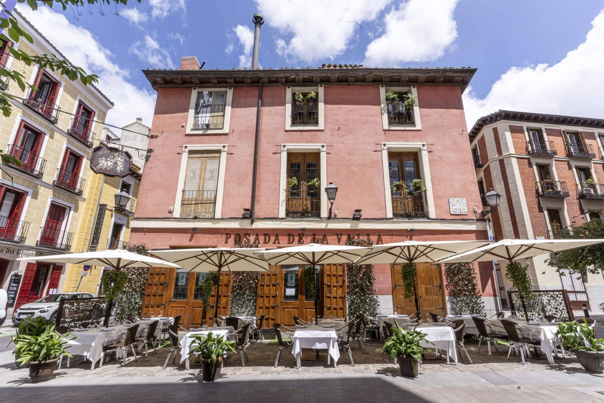 Posada de la Villa desde 1642; casi cuatro siglos asando cordero en el Madrid de los Austrias