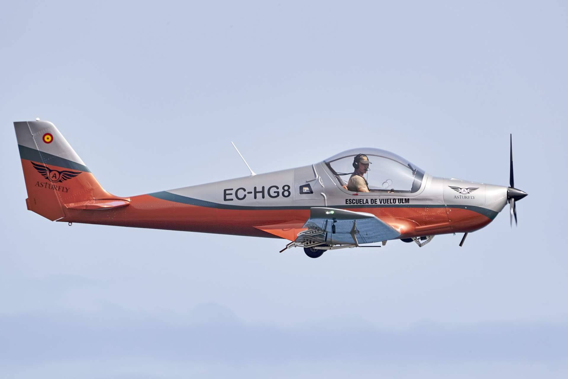 Aprender a ser piloto en La Morgal a los 40, 50 o 60 años, una experiencia al alcance de todos