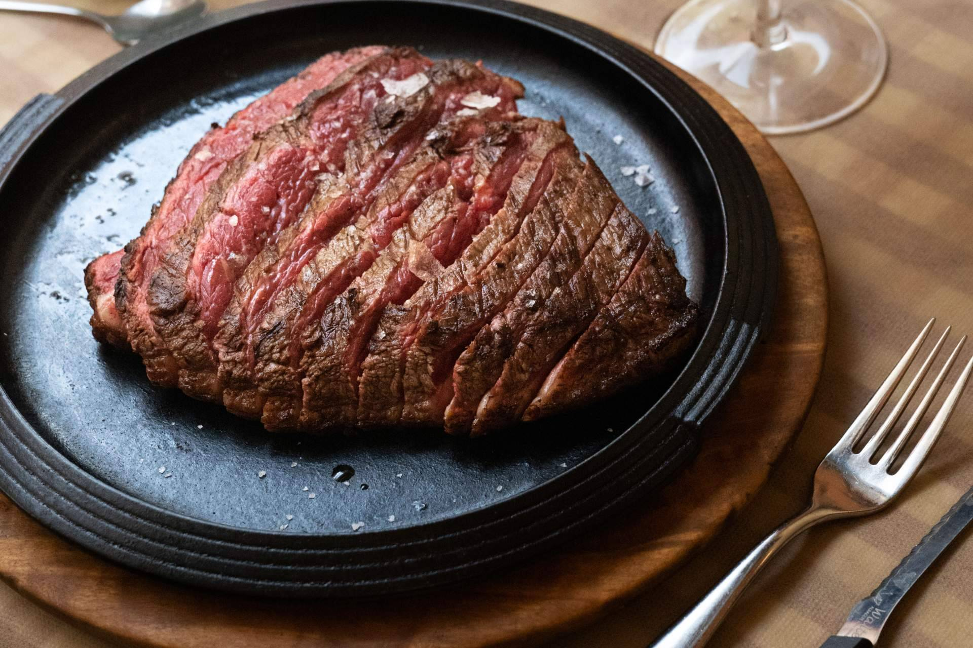 Dónde comer carne a la brasa en Madrid; propuestas que marcan la diferencia