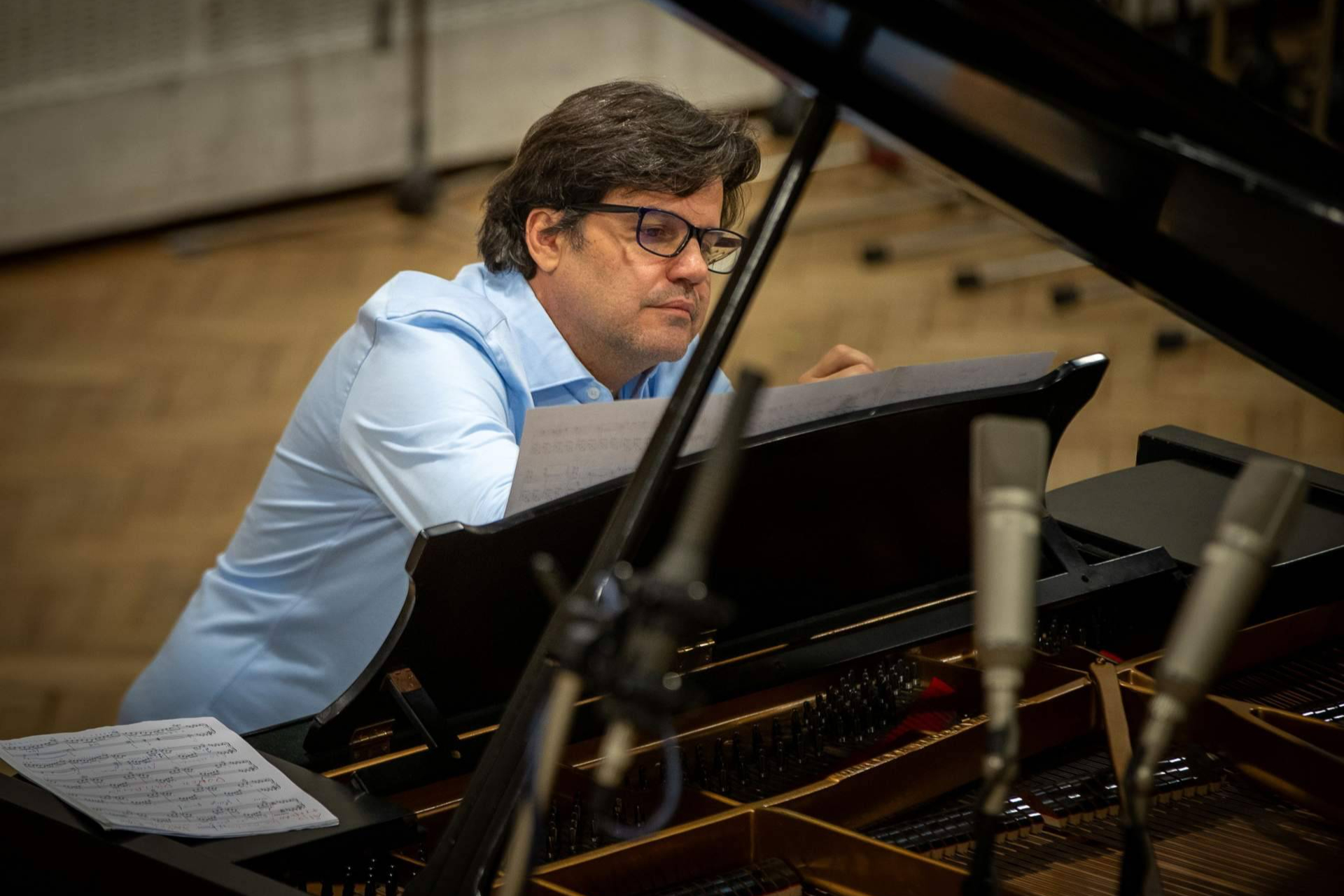 Tito García González presenta 'Transmoderno'