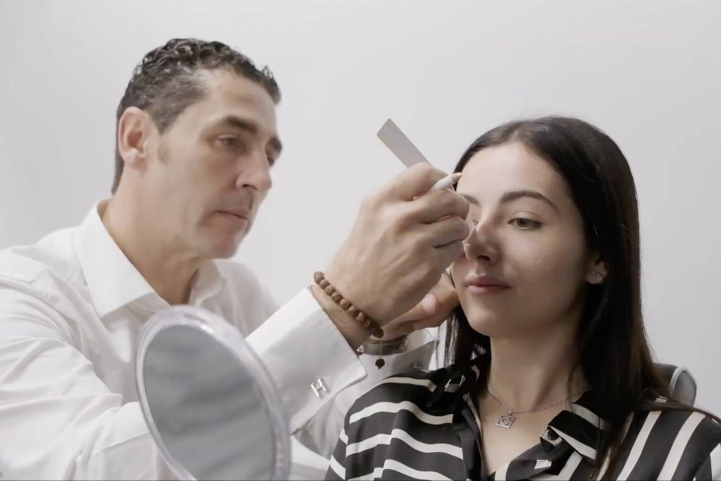 Dr. Sebastián Moya; precisión quirúrgica y visión integral en rinoplastia