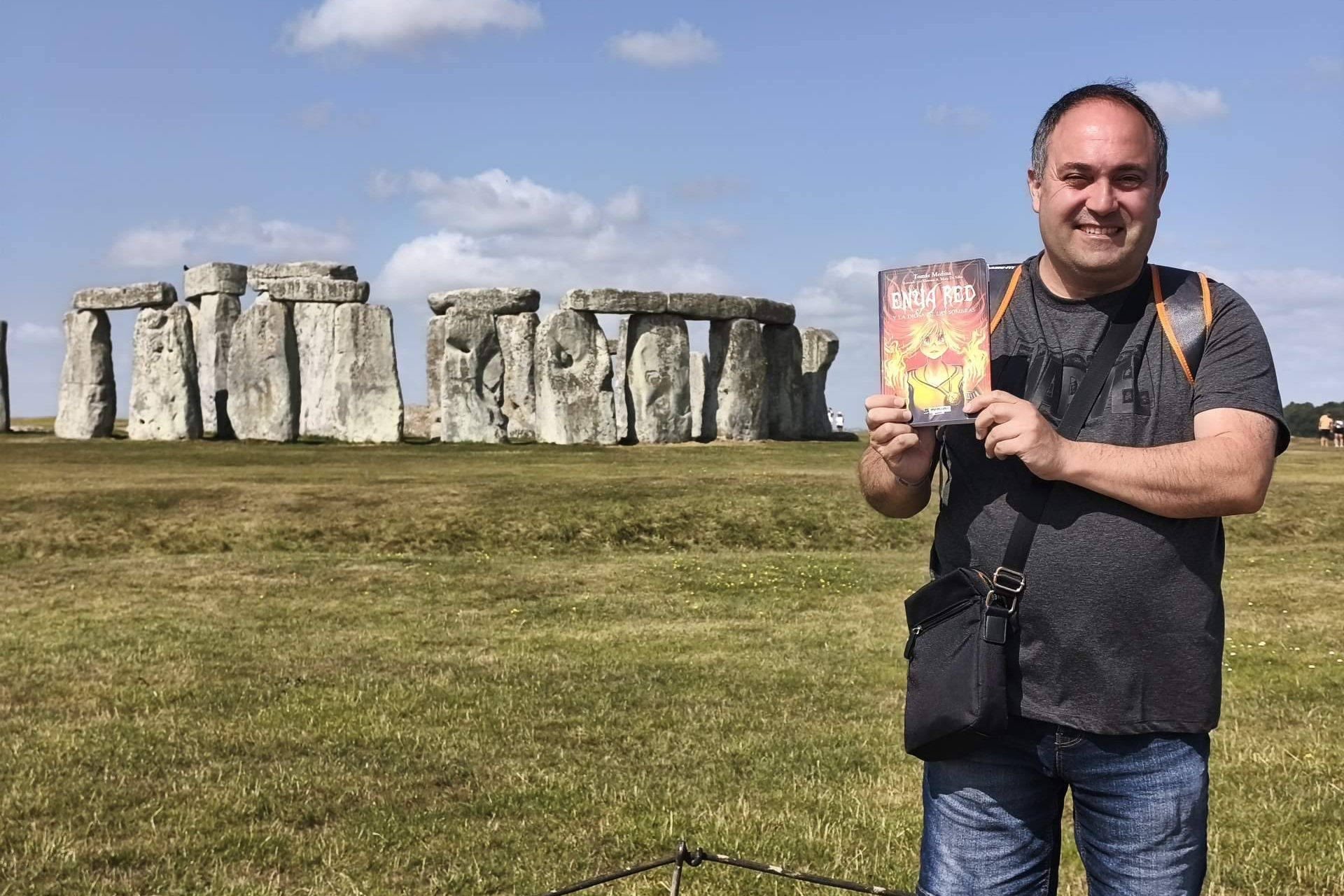 Tomás Medina lleva a Enya Red al espacio y consolida una saga literaria con reconocimiento internacional