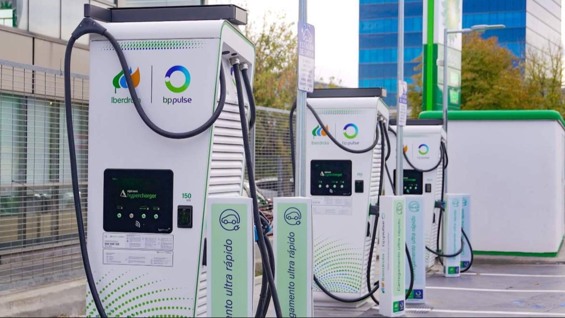 Potencia y recarga eléctrica; lo que conviene saber antes de conectar el coche