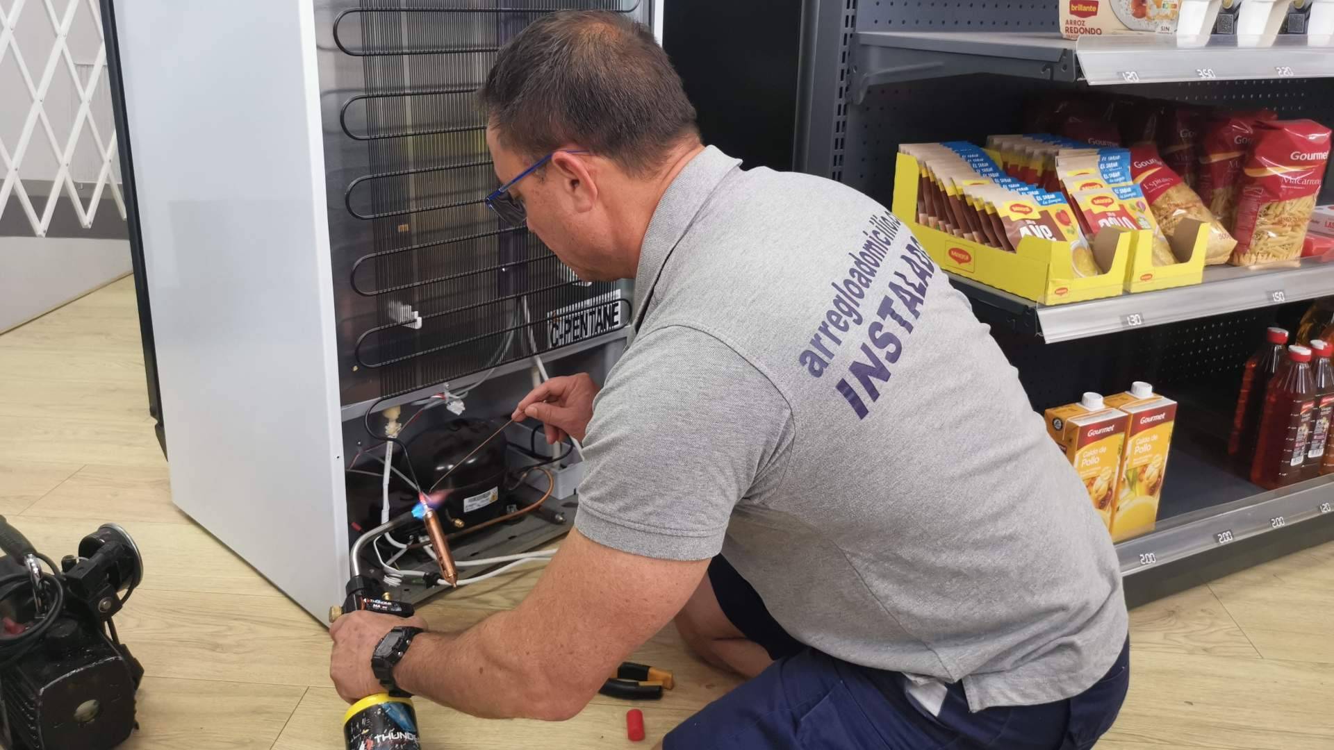 Arreglo a Domicilio refuerza el servicio técnico de refrigeración para frigoríficos, neveras y congeladores en Tenerife