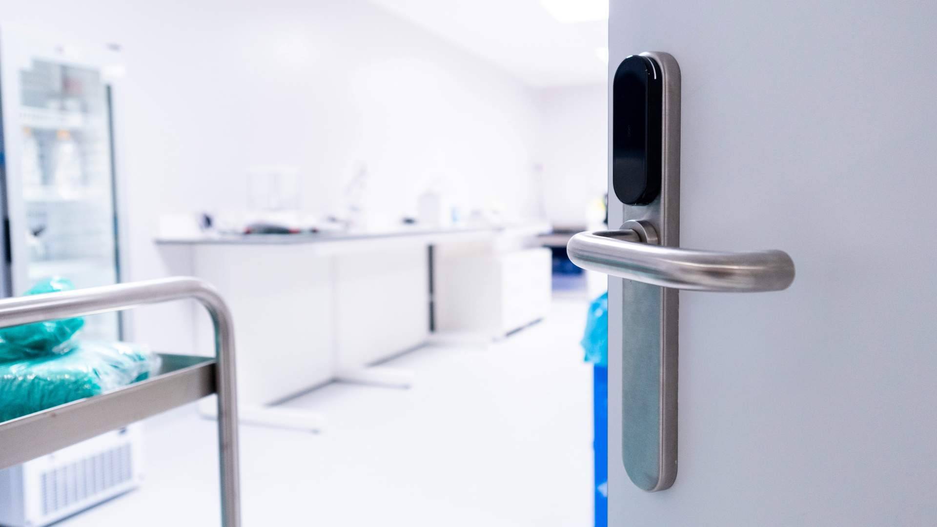 El Hospital 12 de Octubre deja atrás las llaves y gana control con TESA ASSA ABLOY