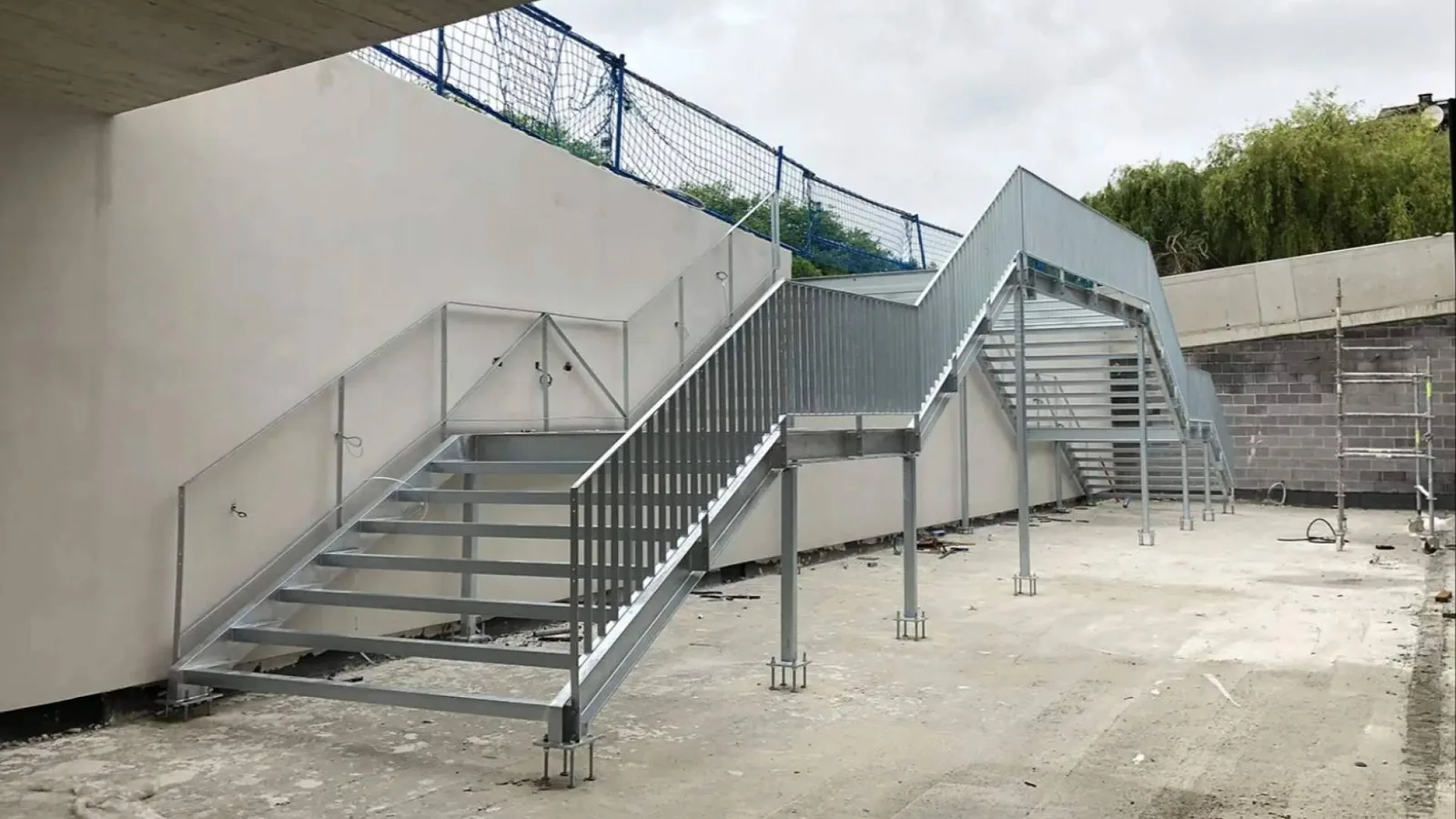 Instalaciones RPM fabrica estructuras metálicas para ascensores y escaleras adaptadas a cada proyecto