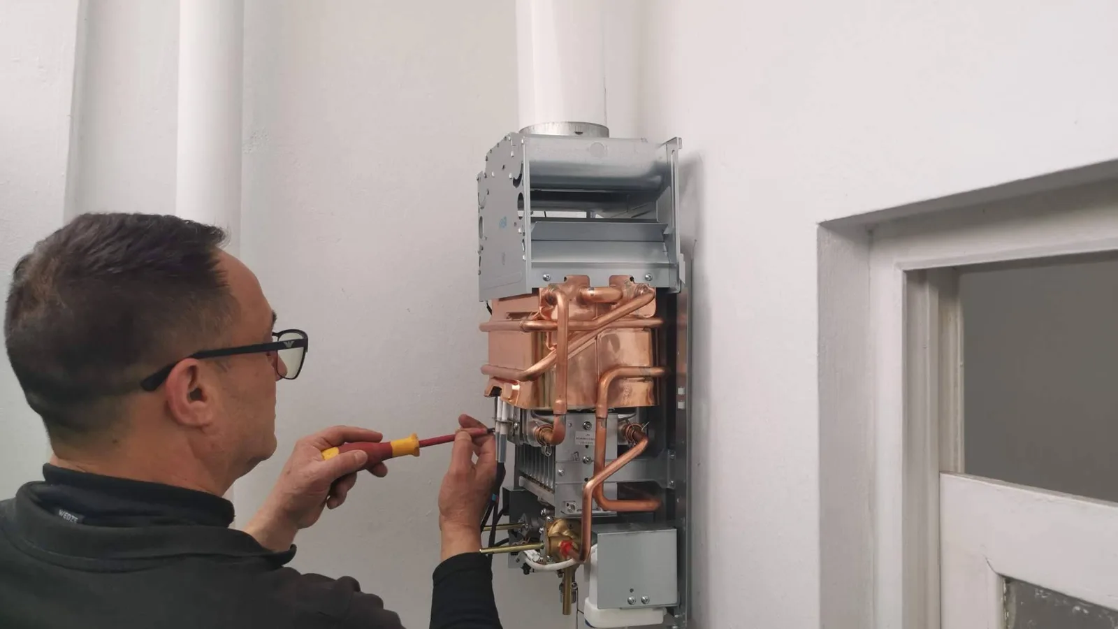 Servicio técnico de calentadores, la importancia del mantenimiento profesional en Tenerife