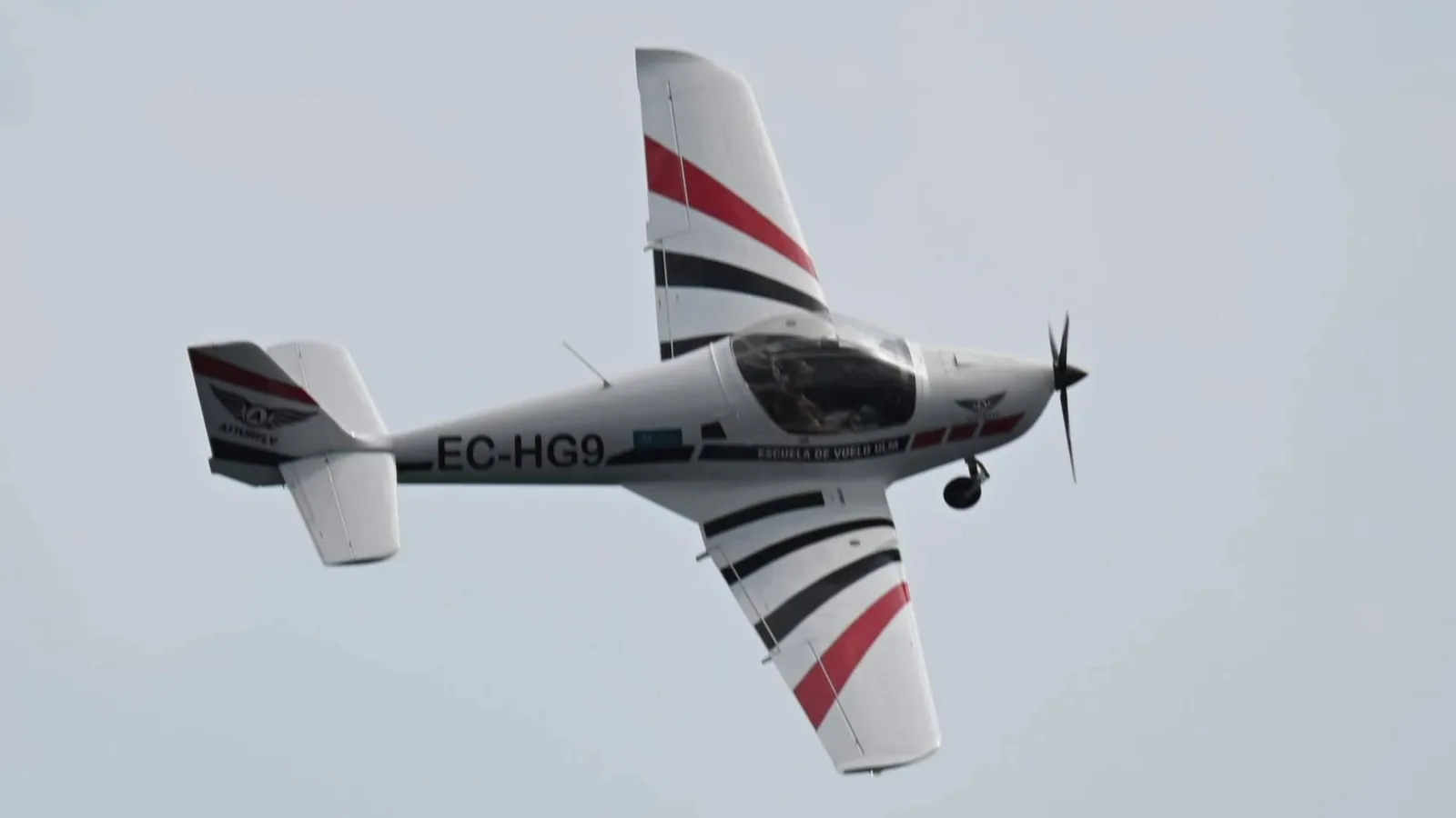 Asturfly facilita el acceso a la formación de piloto ULM desde el Aeródromo de La Morgal